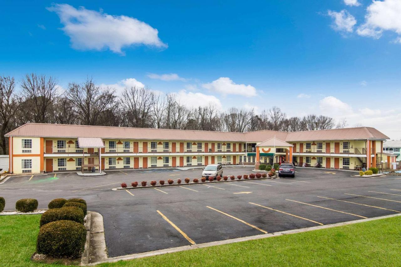 Carry On Inn & Suites LaFayette Exterior foto